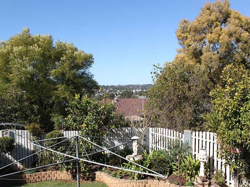 8 Cullen Court, Rockville QLD 4350