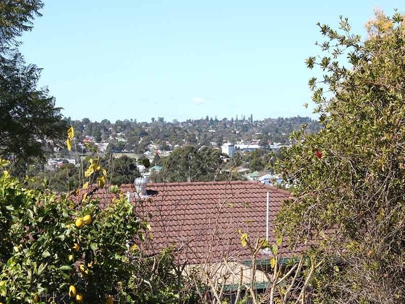 8 Cullen Court, Rockville QLD 4350