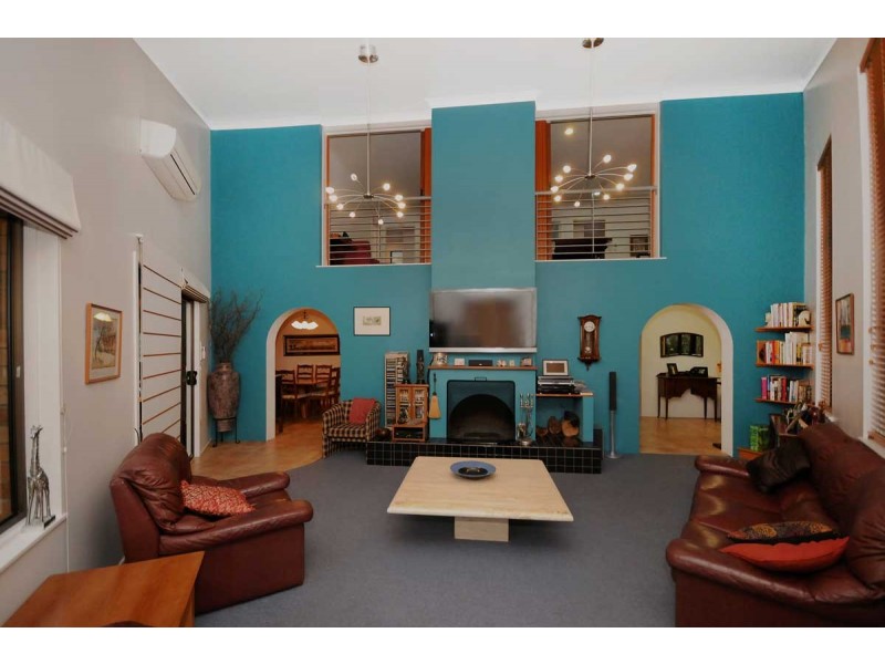 6 Blue Meadow Court, Blue Mountain Heights QLD 4350