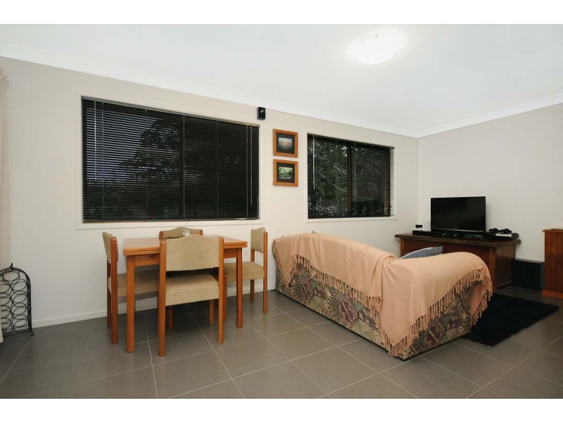 6 Blue Meadow Court, Blue Mountain Heights QLD 4350