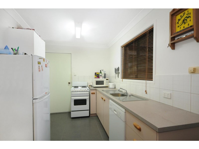 6 Blue Meadow Court, Blue Mountain Heights QLD 4350