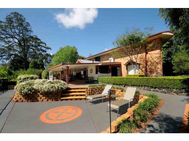 6 Blue Meadow Court, Blue Mountain Heights QLD 4350