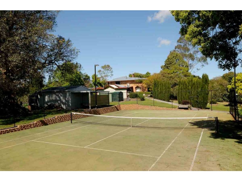 6 Blue Meadow Court, Blue Mountain Heights QLD 4350