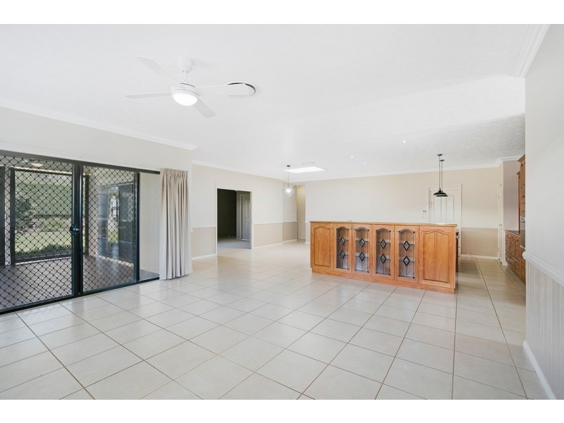 8 Ridgewood Drive, Kearneys Spring QLD 4350