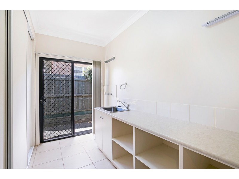 8 Ridgewood Drive, Kearneys Spring QLD 4350