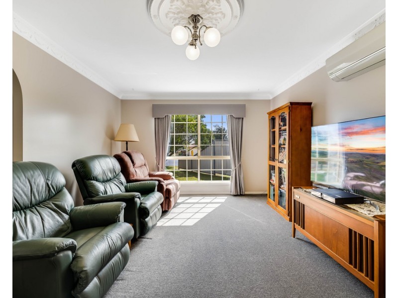 2 Nimrod Court, Wilsonton QLD 4350