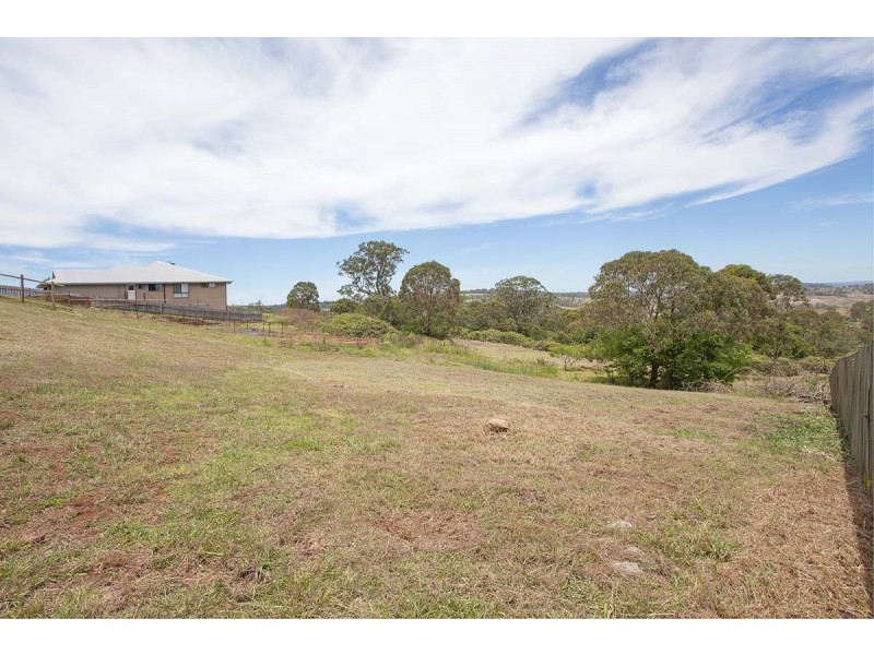 5 McShane Drive, Mount Kynoch QLD 4350