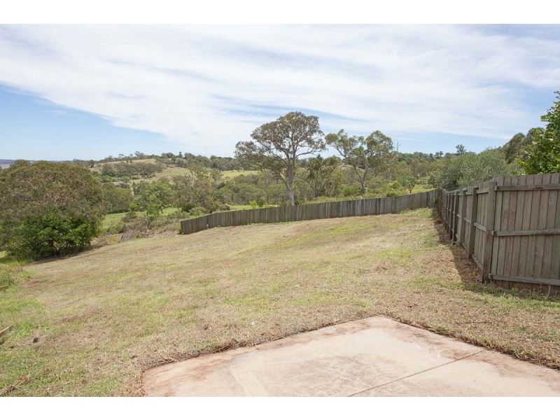 5 McShane Drive, Mount Kynoch QLD 4350