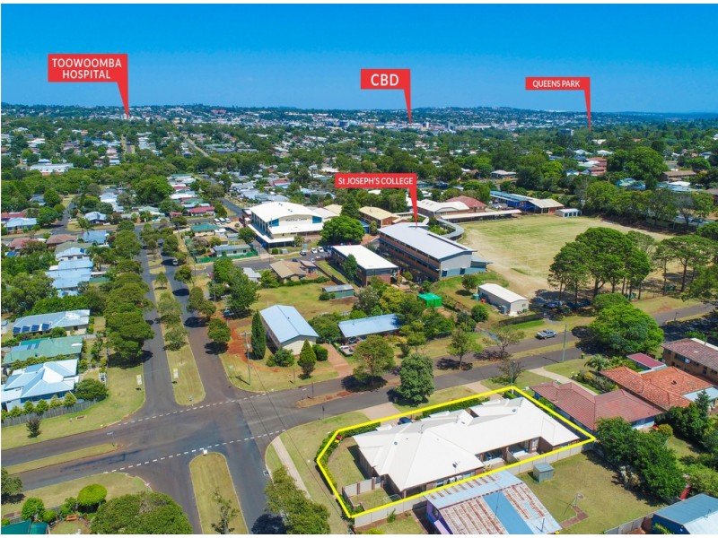 Units 1-3/65 Crown Street, Rangeville QLD 4350