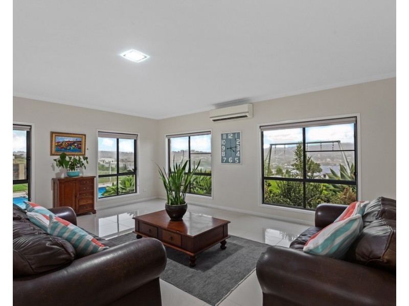 7 Makybe Drive, Hodgson Vale QLD 4352