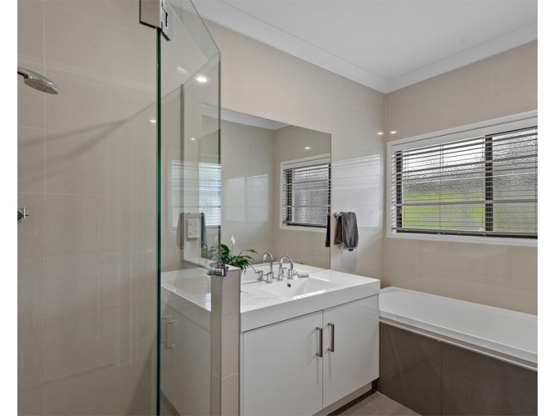 7 Makybe Drive, Hodgson Vale QLD 4352