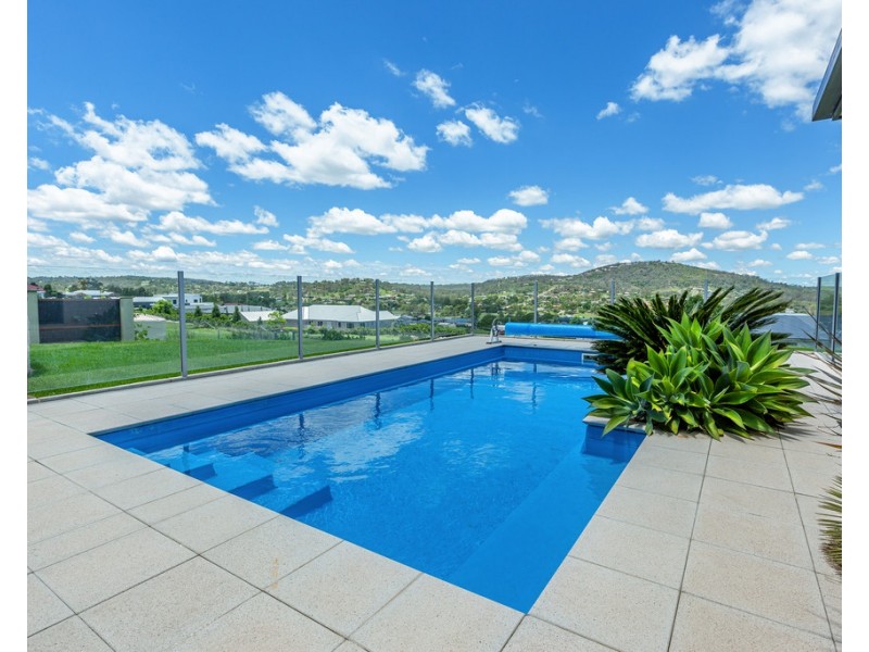 7 Makybe Drive, Hodgson Vale QLD 4352