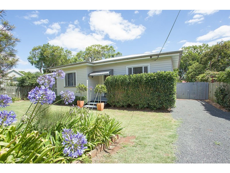 28 Rhyde Street, Mount Lofty QLD 4350