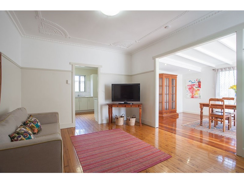 28 Rhyde Street, Mount Lofty QLD 4350