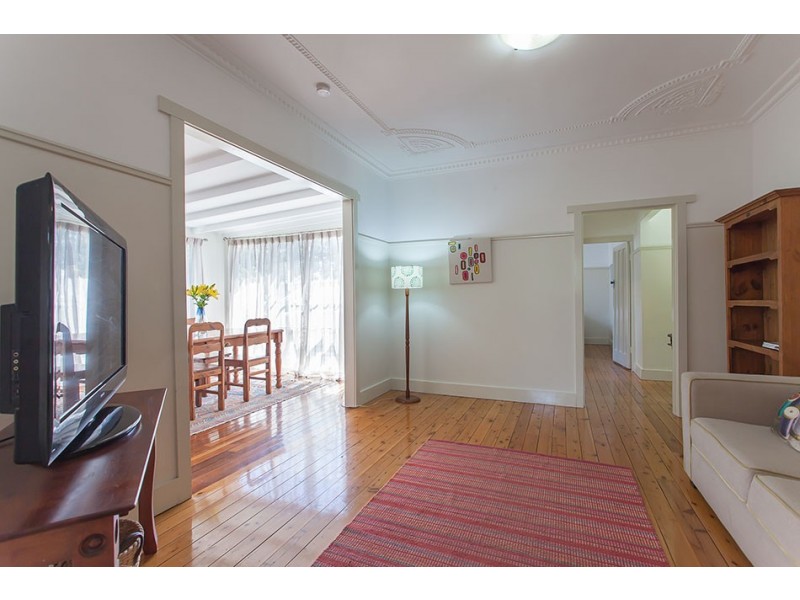 28 Rhyde Street, Mount Lofty QLD 4350