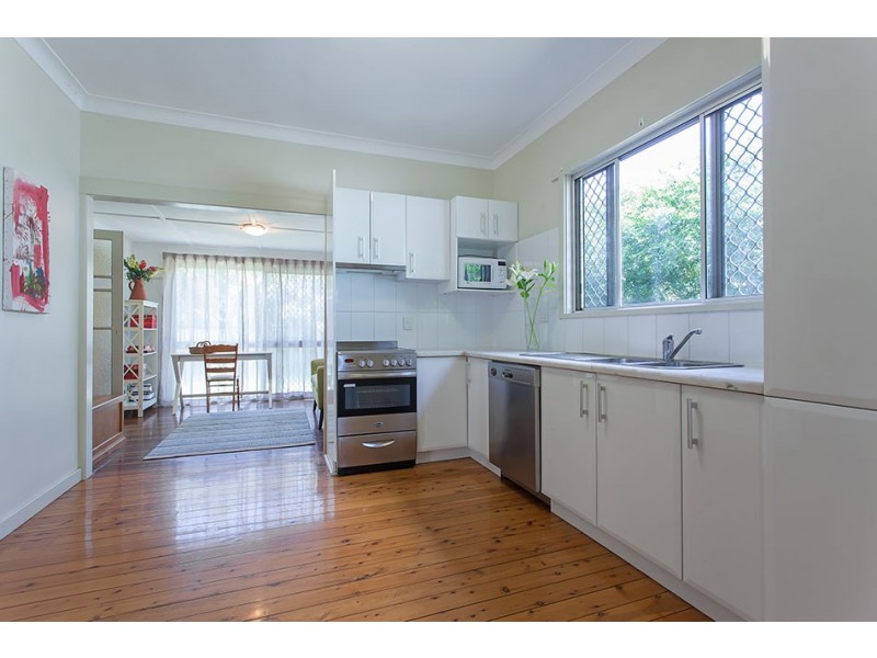 28 Rhyde Street, Mount Lofty QLD 4350