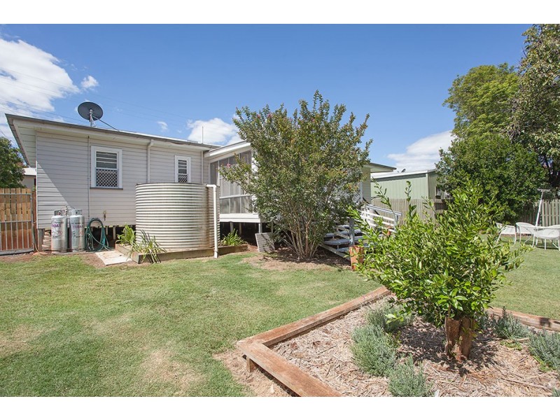 28 Rhyde Street, Mount Lofty QLD 4350