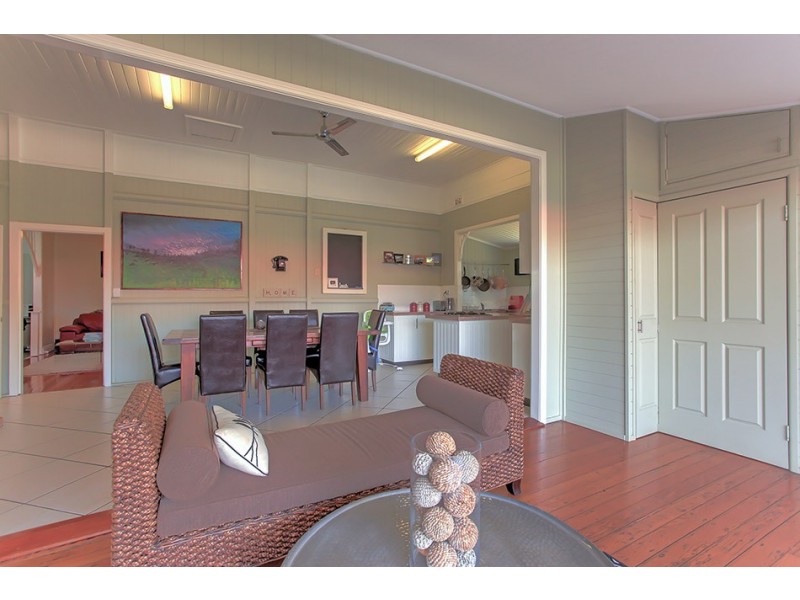 192 Campbell Street, Newtown QLD 4350