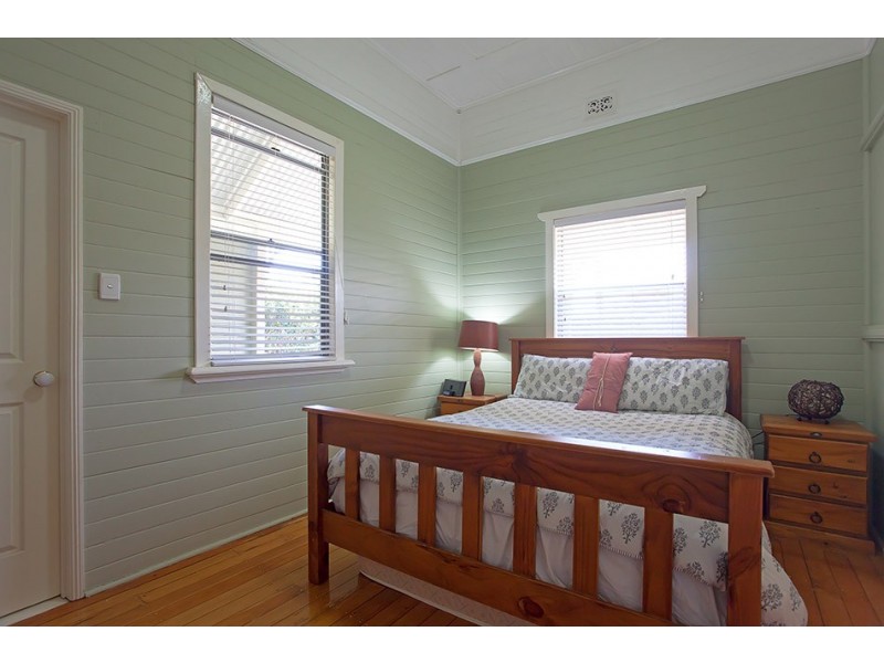 192 Campbell Street, Newtown QLD 4350