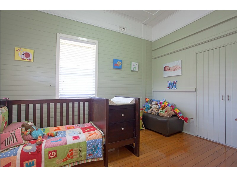 192 Campbell Street, Newtown QLD 4350