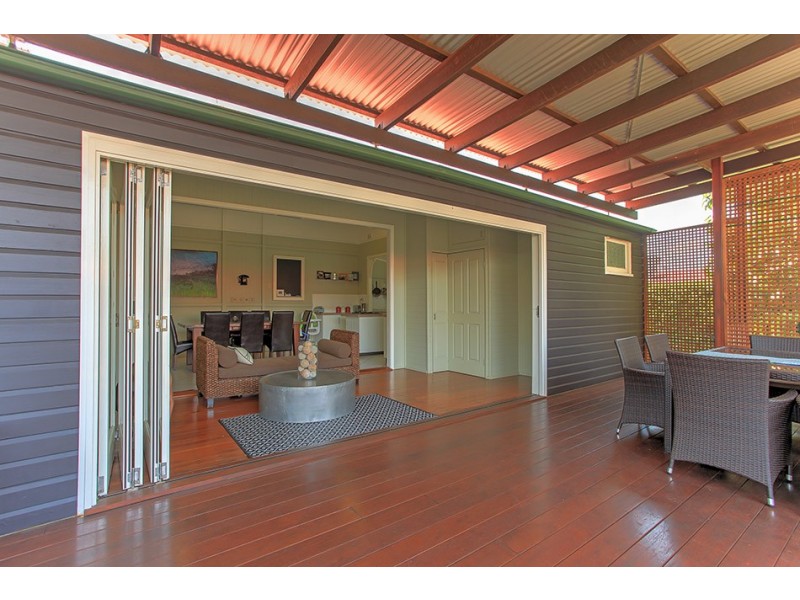 192 Campbell Street, Newtown QLD 4350