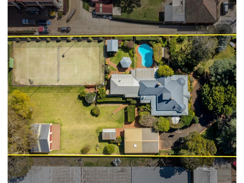 244 Herries Street, Newtown QLD 4350