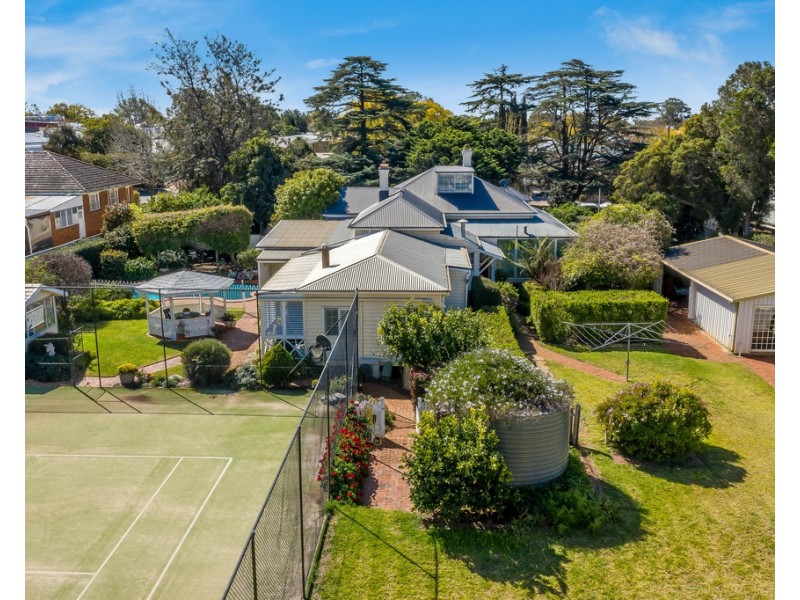 244 Herries Street, Newtown QLD 4350