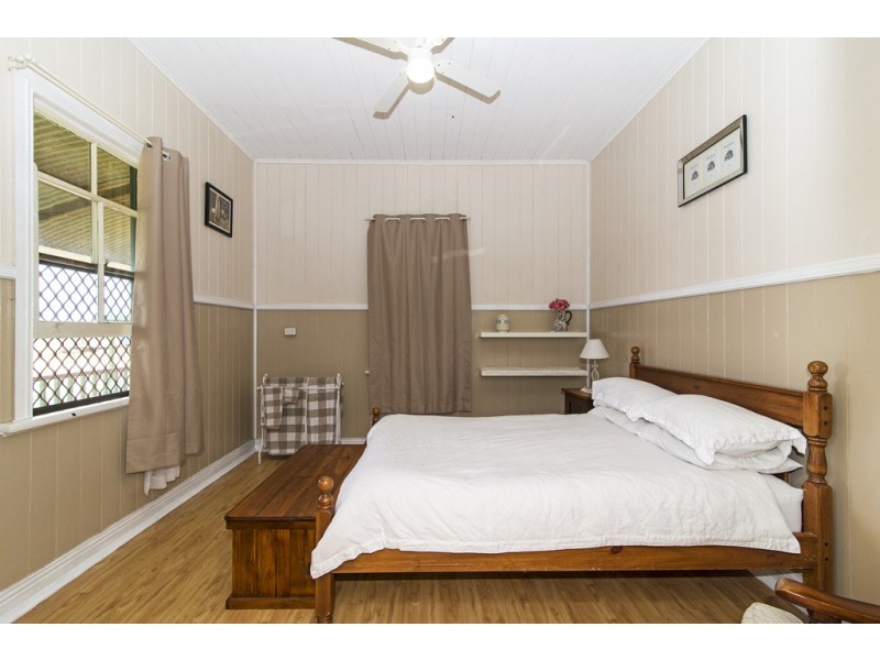 6 Fairfax Street, Cambooya QLD 4358