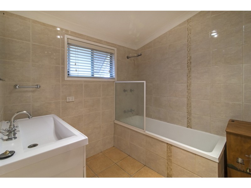 6 Fairfax Street, Cambooya QLD 4358