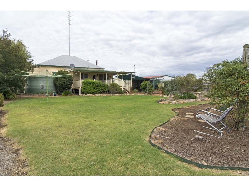 6 Fairfax Street, Cambooya QLD 4358