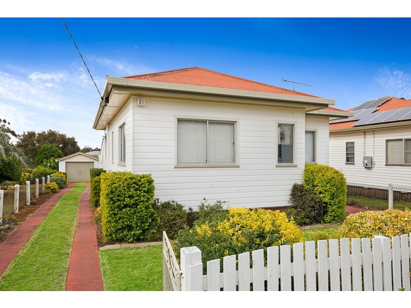 11a Victory Street, Newtown QLD 4350