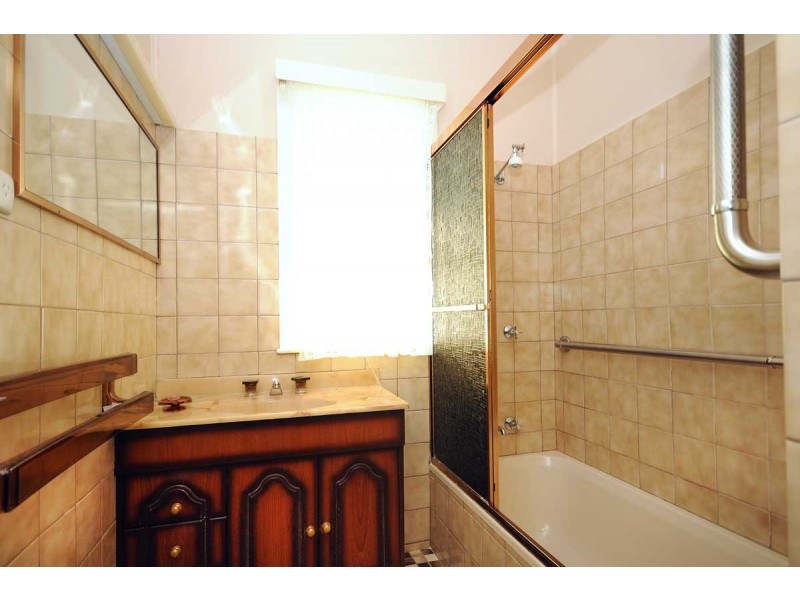 11a Victory Street, Newtown QLD 4350