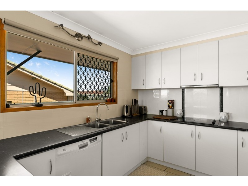 2 Bischof Street, Wilsonton Heights QLD 4350