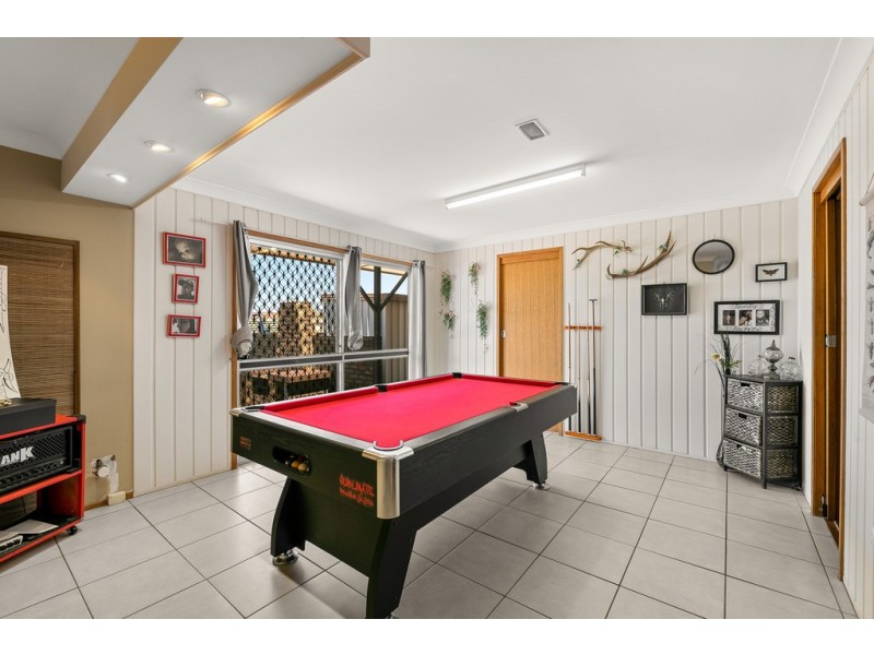 2 Bischof Street, Wilsonton Heights QLD 4350