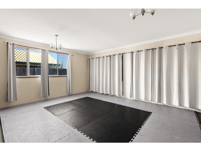 2 Bischof Street, Wilsonton Heights QLD 4350