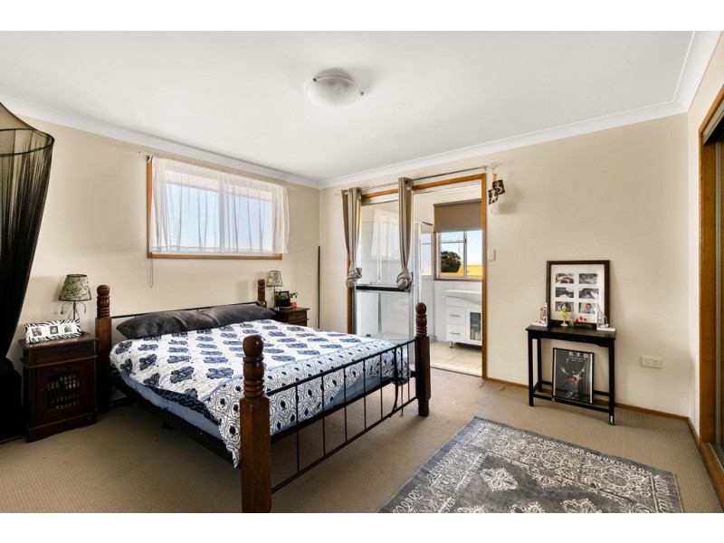 2 Bischof Street, Wilsonton Heights QLD 4350