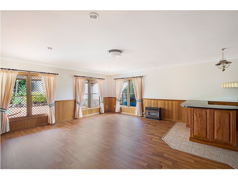 9 Lorna Court, Centenary Heights QLD 4350