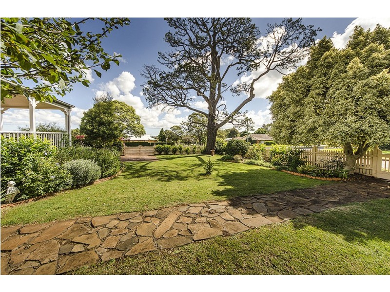 44 Crown Street, Rangeville QLD 4350