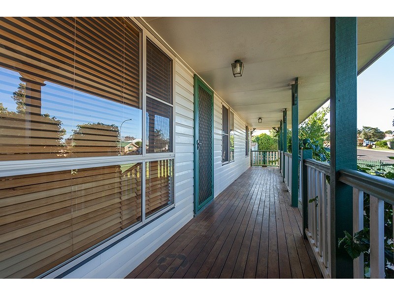 9 Honeysuckle Drive, Glenvale QLD 4350