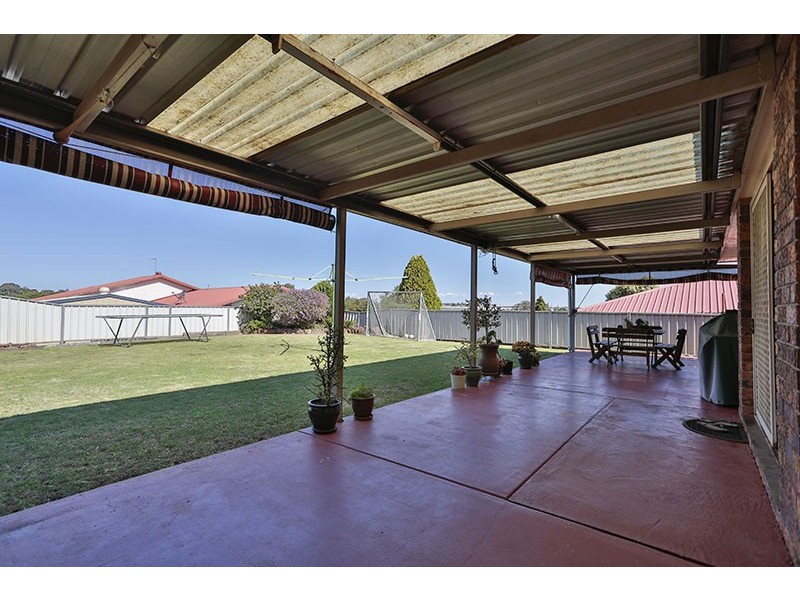 18 Black Court, Wilsonton QLD 4350