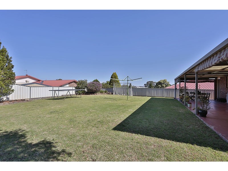 18 Black Court, Wilsonton QLD 4350