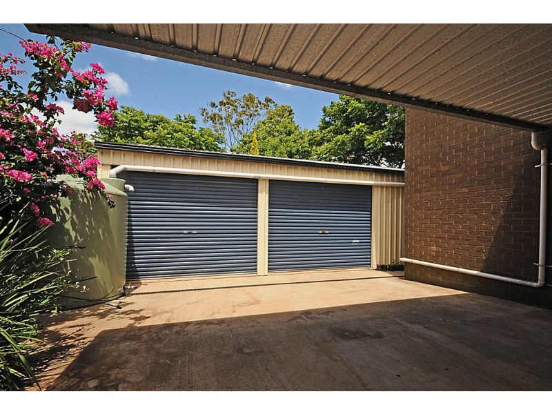 5 Talinga Street, Mount Lofty QLD 4350