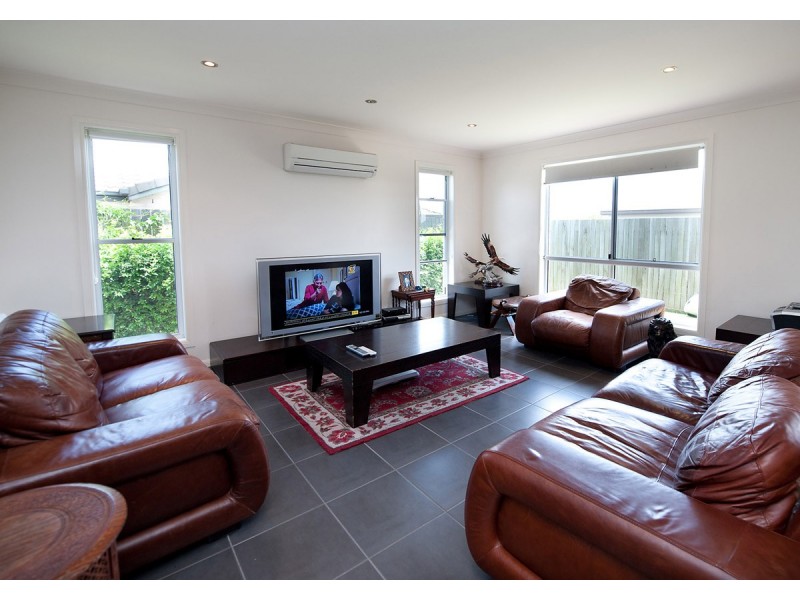 Unit 1/33 Bouganvillea Drive, Middle Ridge QLD 4350