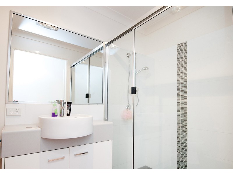 Unit 1/33 Bouganvillea Drive, Middle Ridge QLD 4350