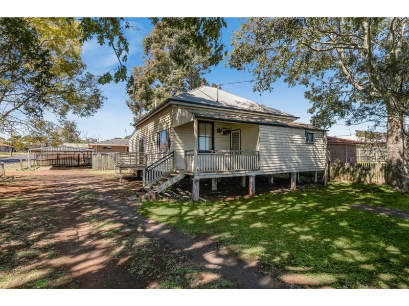 362 Hume Street, Centenary Heights QLD 4350