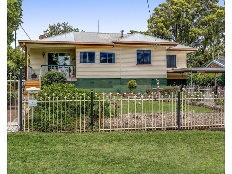 4 Hughes Street, Centenary Heights QLD 4350