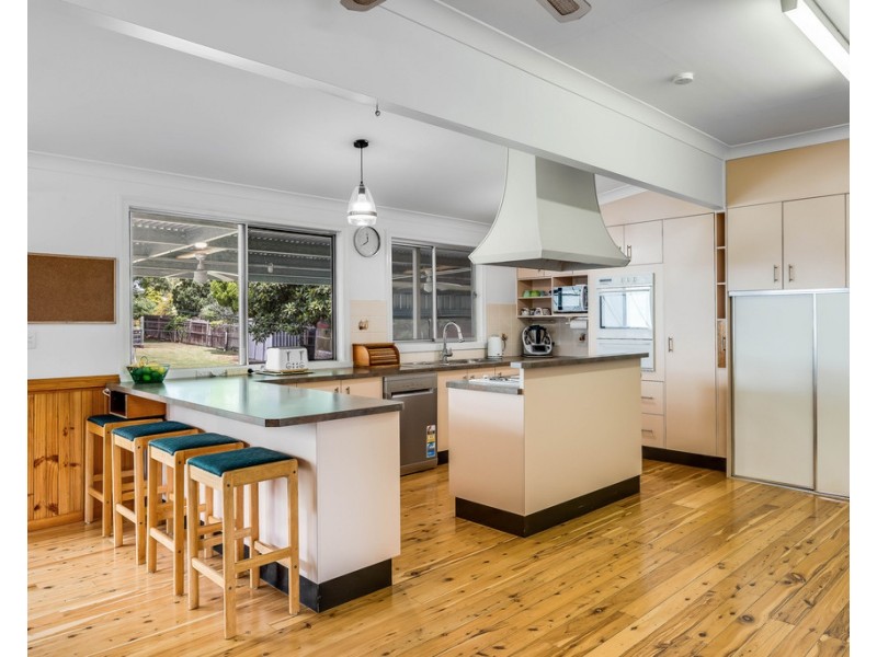 4 Hughes Street, Centenary Heights QLD 4350