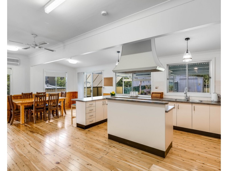 4 Hughes Street, Centenary Heights QLD 4350