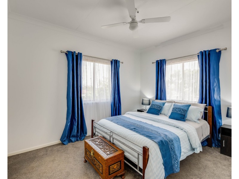 4 Hughes Street, Centenary Heights QLD 4350