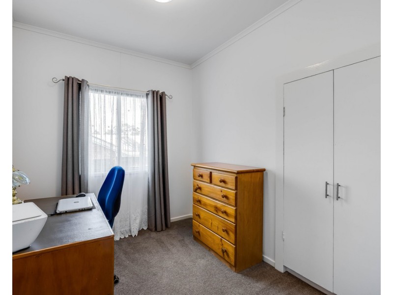 4 Hughes Street, Centenary Heights QLD 4350